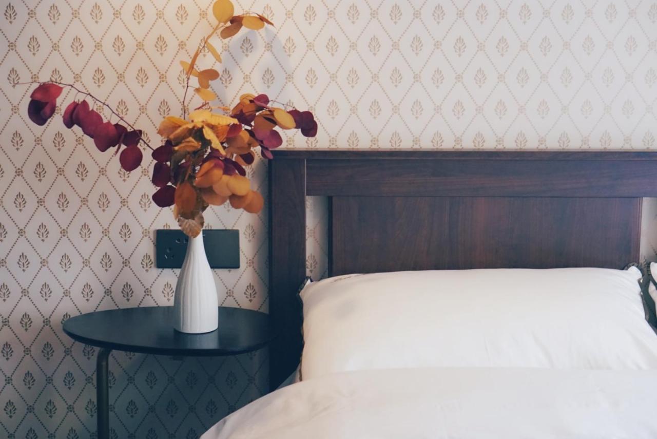 Shanghai Downtown Hills Boutique Guesthouse - Near Metro Line 7, Exit 3, Changping Road Buitenkant foto